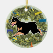 Weihnachtswreath-Agility-Dobermann Keramik Ornament (Vorne)