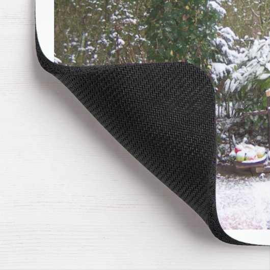 Weihnachtszeit, Schnee im Garten Mousepad (Ecke)