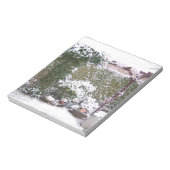 Weihnachtszeit, Schnee im Garten Notizblock (Rotiert)