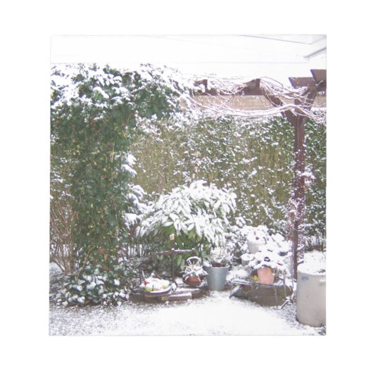 Weihnachtszeit, Schnee im Garten Notizblock (Vorderseite)
