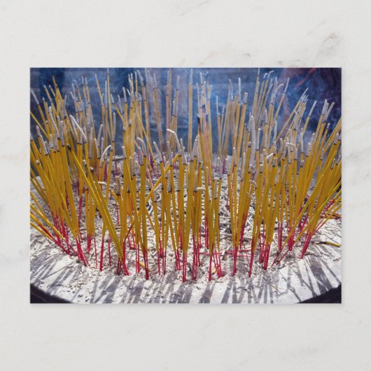 Weihrauch in einem Tempel - Zhongdian, Yunnan, Chi Postkarte (Vorderseite)