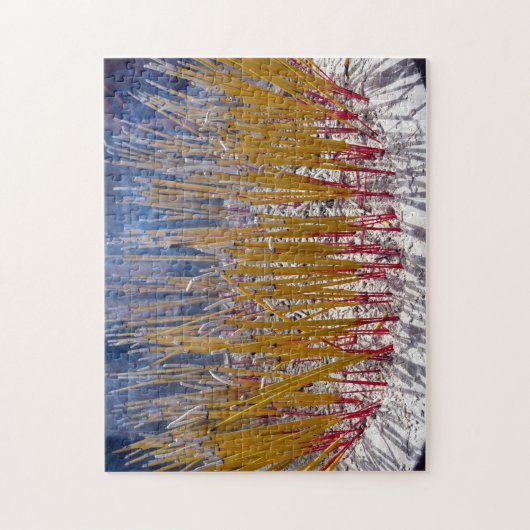 Weihrauch in einem Tempel - Zhongdian, Yunnan, Chi Puzzle (Vertikal)