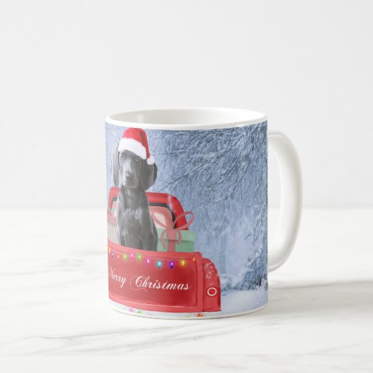 Weimaraner Hund im Schnee sitzend im Weihnachtswag Kaffeetasse (VorderseiteRechts)