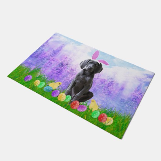 Weimaraner Hund mit Ostereiern Bunny Chicks Fußmatte (Schrägansicht)