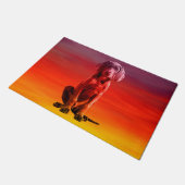 Weimaraner Hund sitzt am Strand Fußmatte (Schrägansicht)