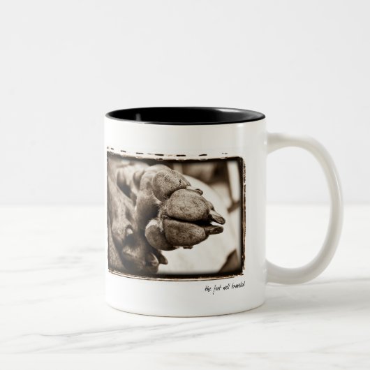 Weimaraner Nation: "Der Fuß reiste gut " Zweifarbige Tasse (Rechts)