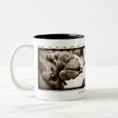 Weimaraner Nation: "Der Fuß reiste gut " Zweifarbige Tasse (Links)