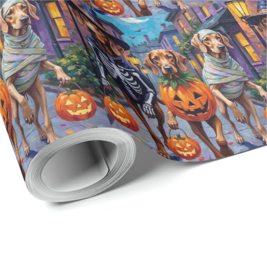 Weimaraner Trick-or-Treating in Halloween-Kostümen Geschenkpapier (Rolleneckpunkt)