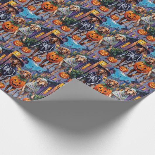 Weimaraner Trick-or-Treating in Halloween-Kostümen Geschenkpapier (Ecke)