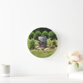 Wein Barrel Garden Deco, Chateau Morrisette, VA Runde Wanduhr (Zuhause)