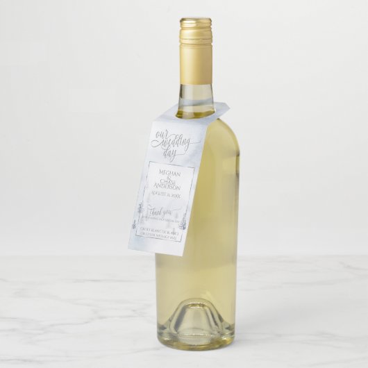 Wein Bier Wasser | Silver Blue Winter Wonderland Flaschenanhänger (Angewinkelt)