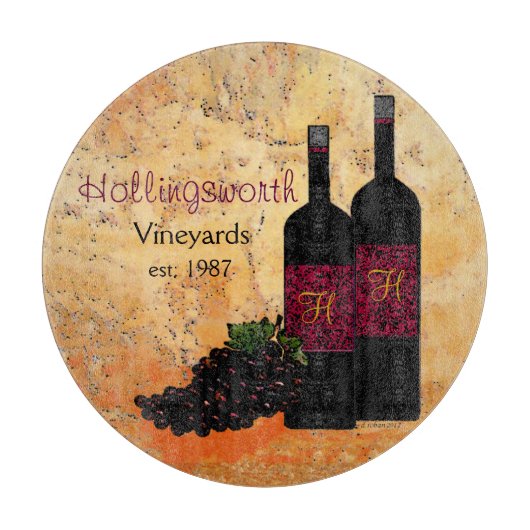 Wein-Flaschen und Trauben mit Monogramm Schneidebrett (Vorderseite)