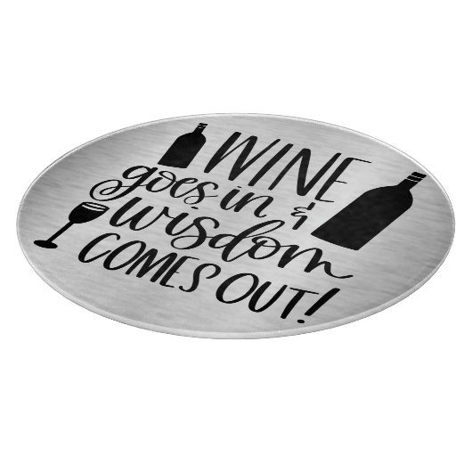 Wein kommt in Weisheit aus dem Schneidebrett (Ecke)