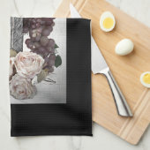 Wein, Trauben und Rose in Burgund & Black Geschirrtuch (Viertel Falte)