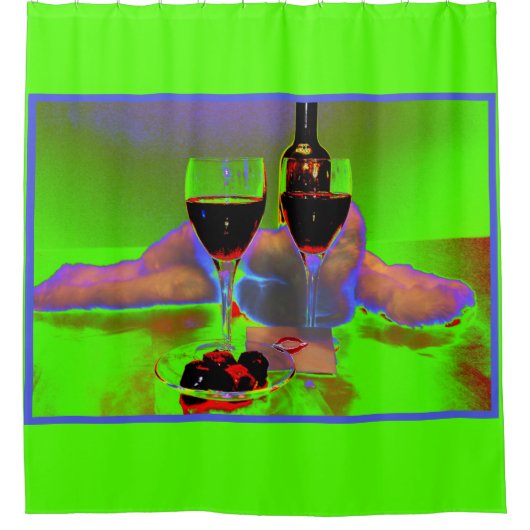 Wein und Schokolade mit Surreal Kiss Duschvorhang (Vorderseite)