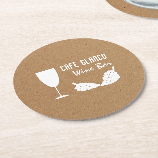Wein und Trauben, rustikaler Bar/Weinkeller Runder Pappuntersetzer (Angewinkelt)