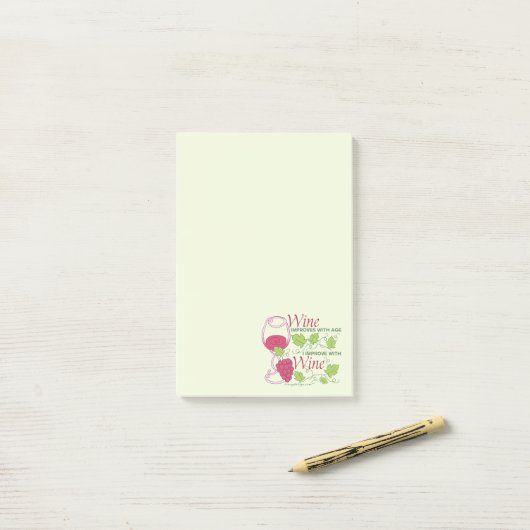 Wein verbessert mit Alter Post-it Klebezettel (Auf Schreibtisch)