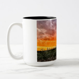 Weinberg bei Sonnenuntergang Tasse
