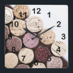 Weinflaschenkorken Quadratische Wanduhr<br><div class="desc">Rustikale Weinflasche bekorkt Uhr</div>