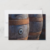 Weingarten & Rustikales Weinbarrel Hochzeit Detail Einladung (Rückseite)