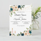 Weinglas Leuchten Blaue Rose Brautparty Einladung (Stehend Vorderseite)