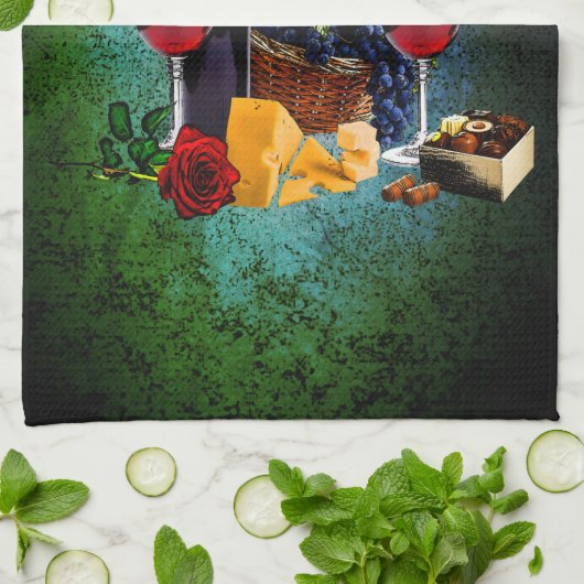 Weingläser, Flaschen, Weintrauben, Käse, Pralinen Geschirrtuch (Gefaltet)