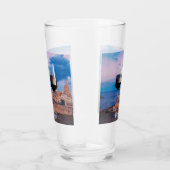 Weingläser mit Blick auf den Sonnenuntergang über Glas (Rechts)