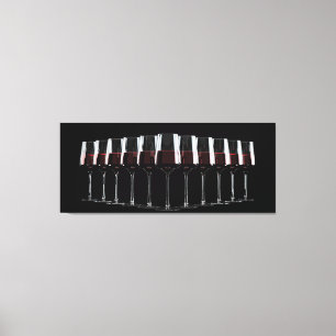 Weingläser mit rotem Wein in einer Reihe aufgereih Leinwanddruck