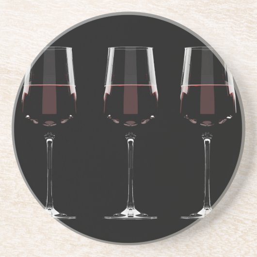 Weingläser mit Rotwein auf schwarz Getränkeuntersetzer (Vorne)