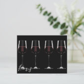 Weingläser mit Rotwein auf schwarz Postkarte (Stehend Vorderseite)
