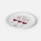 Weinkeller Glas Flasche Roter Wein Weinkultur und Pappteller (Schrägansicht)