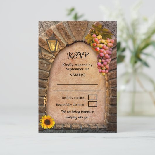 Weinkeller Klassisch Italienische Hochzeit RSVP Karte (Stehend Vorderseite)