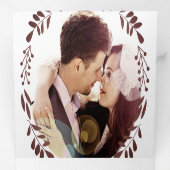 Weinkellerei Deep Burgundy Rote Flora Hochzeit Dreifach Gefaltete Einladung (Innen Erste Seite)