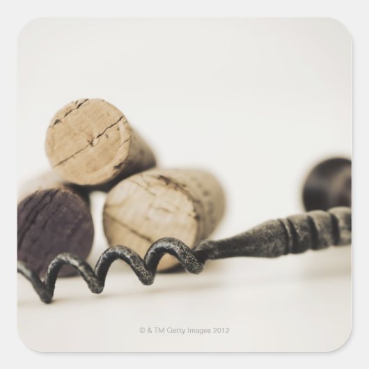 Weinkorken mit Korkenzieher Quadratischer Aufkleber (Vorderseite)