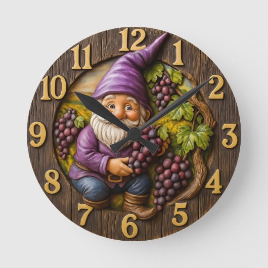 Weinliebender Gnom Ernte Fantasie Runde Wanduhr (Vorderseite)