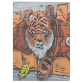 Weird Orange Tiger Fish Graffiti Klemmbrett (Rückseite)
