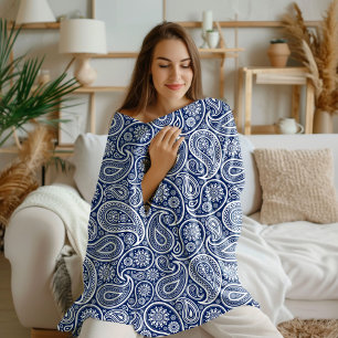 Weiß auf blauem Vintage-Paisleymuster Fleecedecke