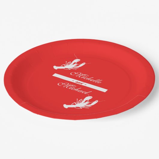 Weiß auf rotem pappteller (Schrägansicht)
