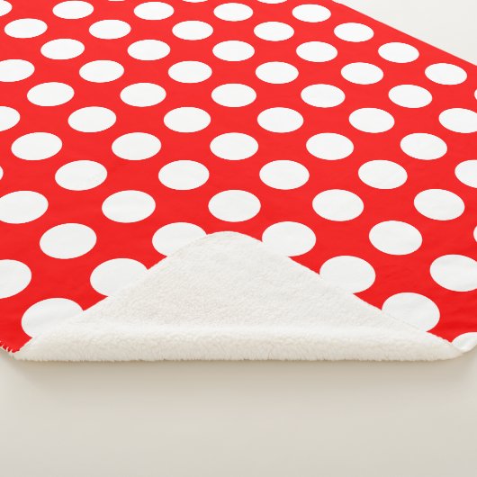 Weiß auf roten, großen horizontalen Polka-Punkten Sherpadecke (3/4)