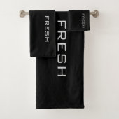 Weiß auf schwarzem FRESH Badhandtuch Set (Insitu)