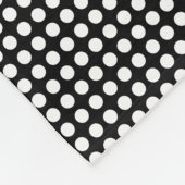 Weiß auf schwarzen kleinen horizontalen Polka-Punk Fleecedecke (Ecke)