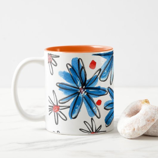 Weiß-blaue Blume Zweifarbige Tasse (Mit Donut)
