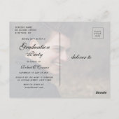 Weiß Bold Typografy Abschluss Einladung Postkarte (Rückseite)