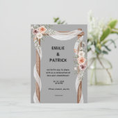 Weiß-braun Rustikale Blumenfreude Einladung (Stehend Vorderseite)