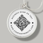 Weiß | Business Custom QR Code Schlüsselanhänger<br><div class="desc">Anpassbarer QR-Code-Schlüsselanhänger mit weißem Hintergrund. Um einen neuen QR-Code für das Design zu generieren,  fügen Sie Ihre Website URL oder Social Media-Handle in der " Personalize this Template"-Funktion ein.</div>