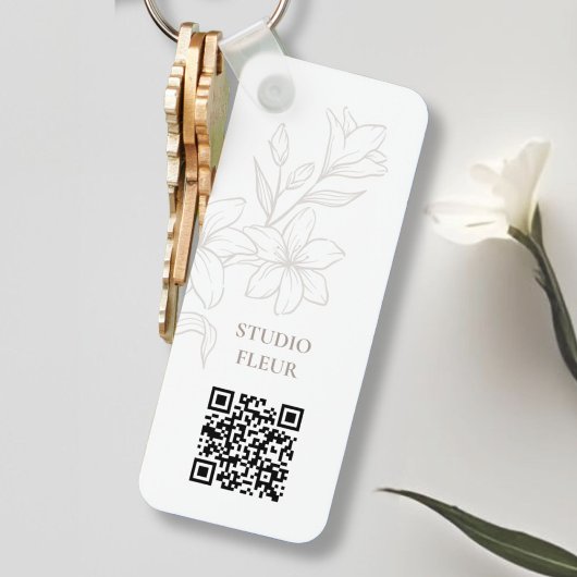 Weiß | Chic Minimal Floral QR Code Schlüsselanhänger