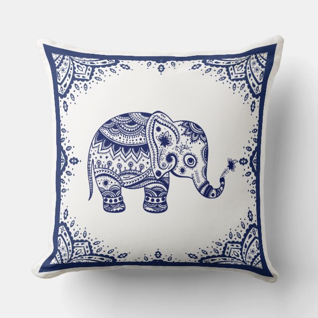 Weiß & Dark Blue Floral Paisley & Elephant Kissen (Vorderseite)