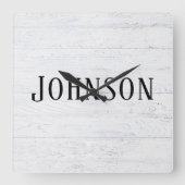 weiß gekalktes Holz mit Familienname Quadratische Wanduhr (Vorderseite)