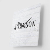 weiß gekalktes Holz mit Familienname Quadratische Wanduhr (Winkel)