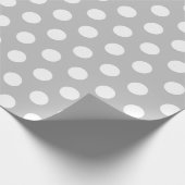 Weiß & leicht2 Grau Mittelpolka Dot Wedding Geschenkpapier (Ecke)